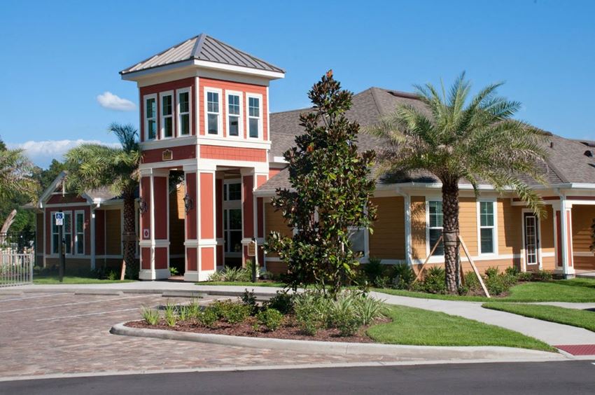 Fort King Colony Apartments, 6900 Aqua Vista Drive, Zephryhills, FL